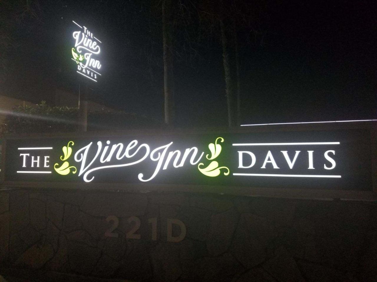 The Vine Inn Davis Exterior photo